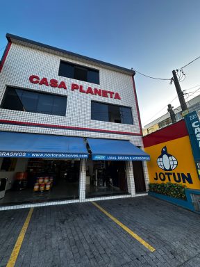 fachada casa planeta